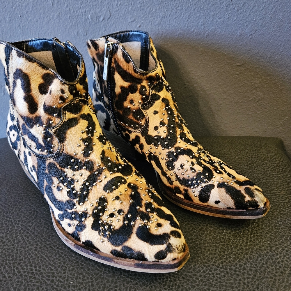 Gianni Bini Tinslea Ankle Boots Womens Size 5.5 Animal Print Calf Hair Leopard‎